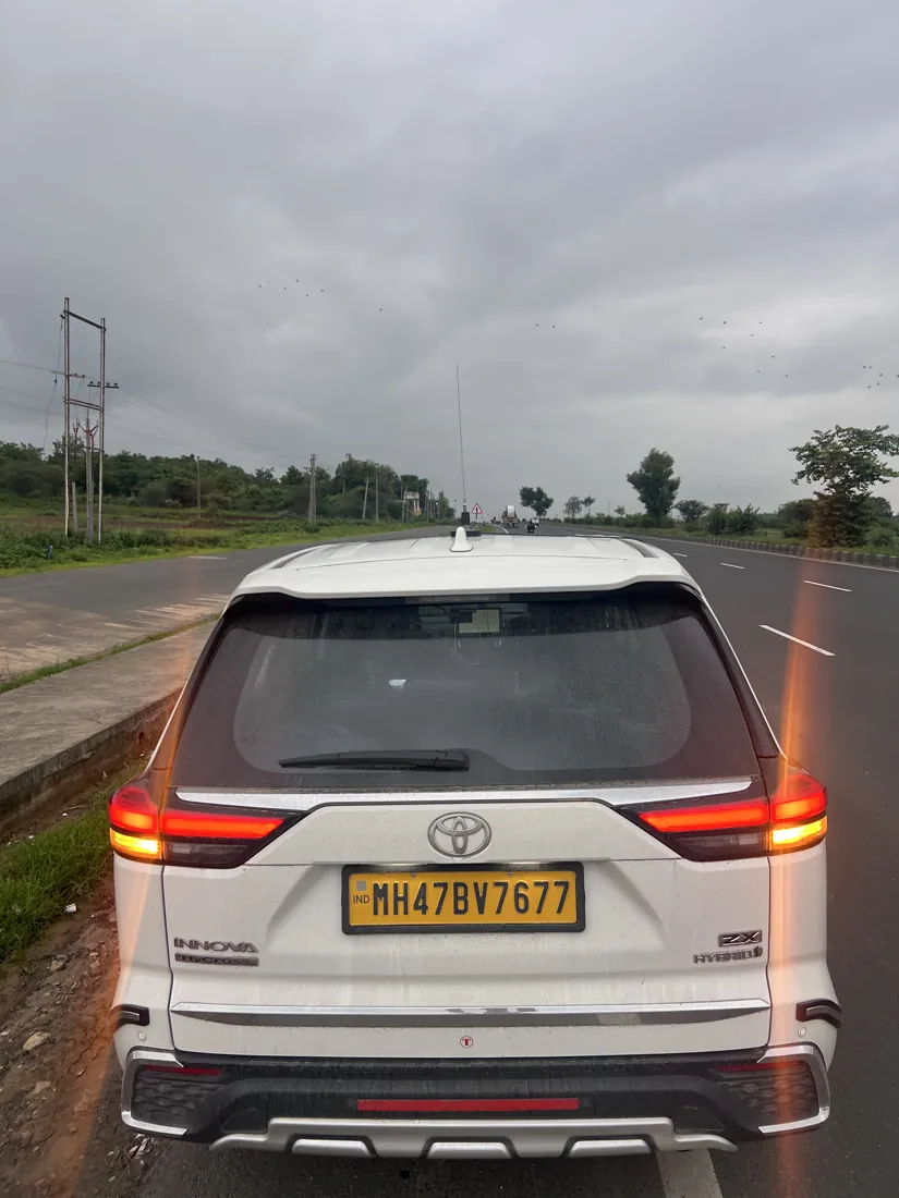 Innova Hycross