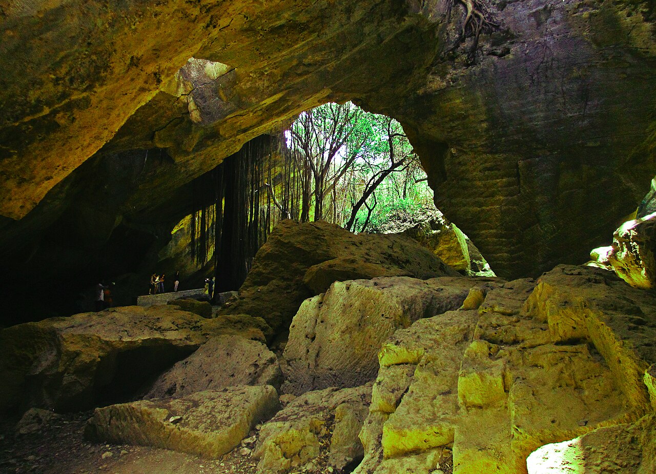 Deep Crevice Walk — Mumbai to Naida Caves trip