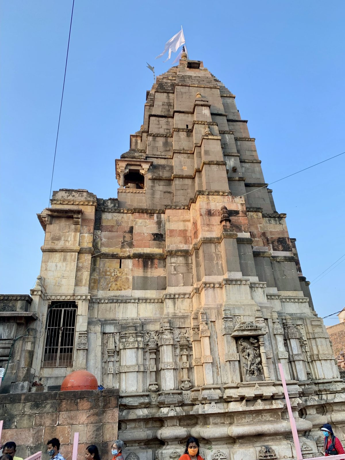 Krishnapura Chhatris — Mumbai to Rajwada Temple trip