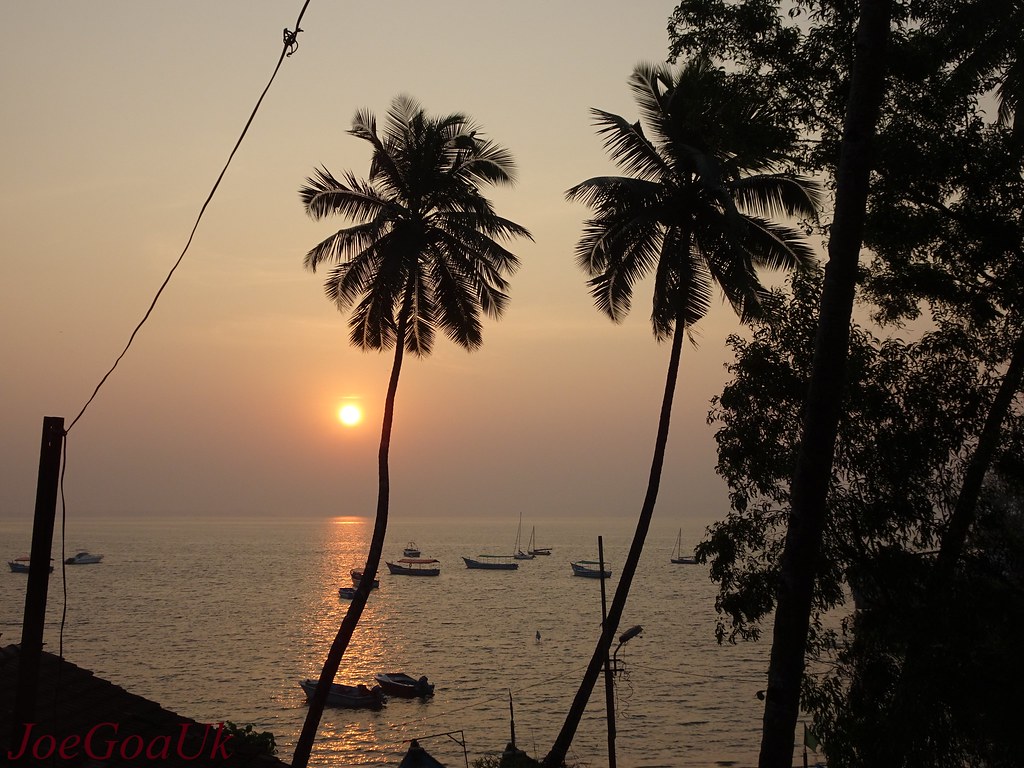 Cabo Raj Niwas — Mumbai to Dona Paula trip