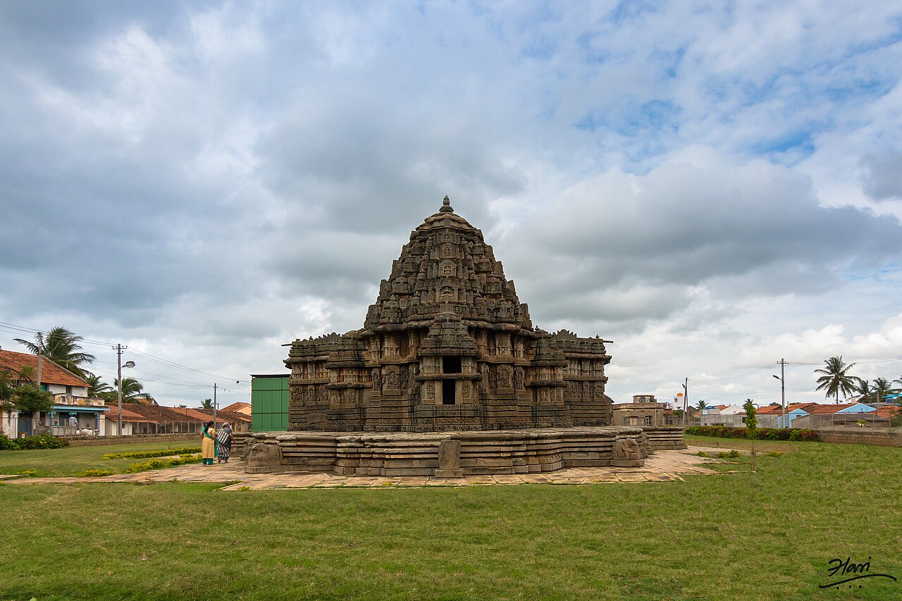 Scenic view of Saptakoteshwar Temple, Goa