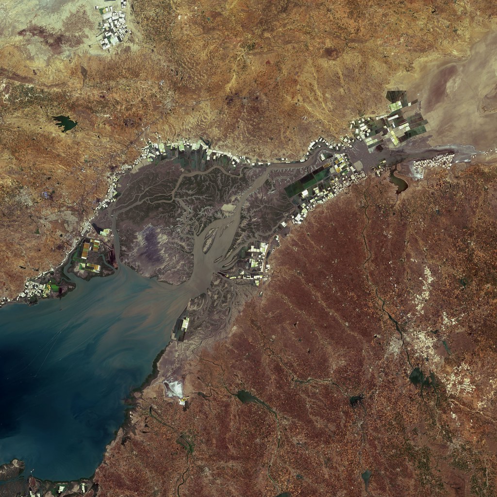 Pirotan Island in Marine National Park