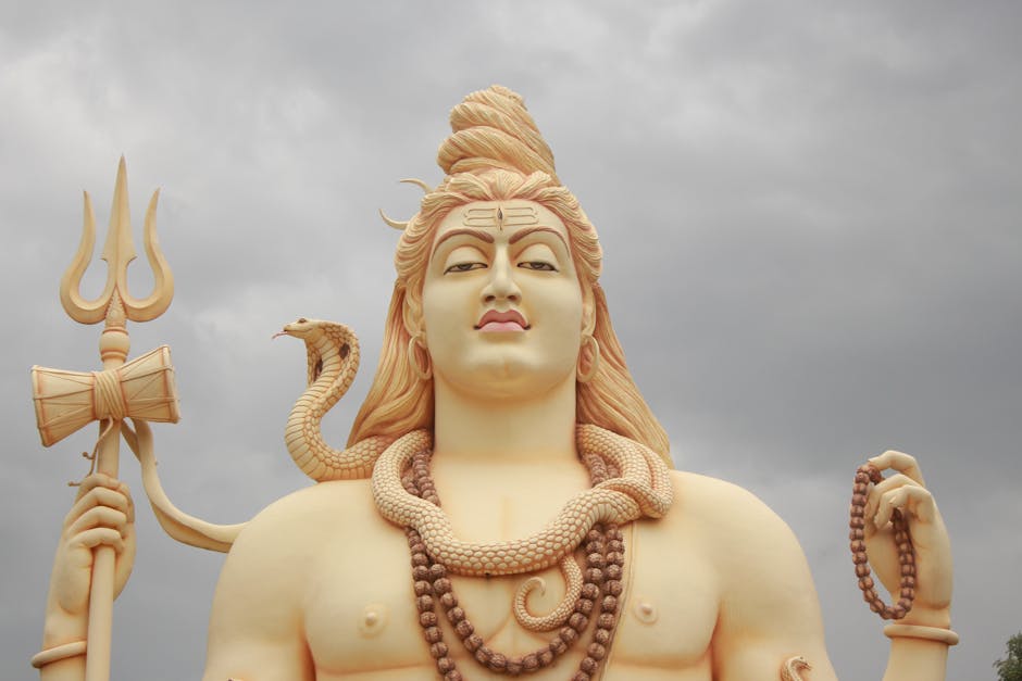 Giant Shiva Statue in Nageshwar Jyotirlinga