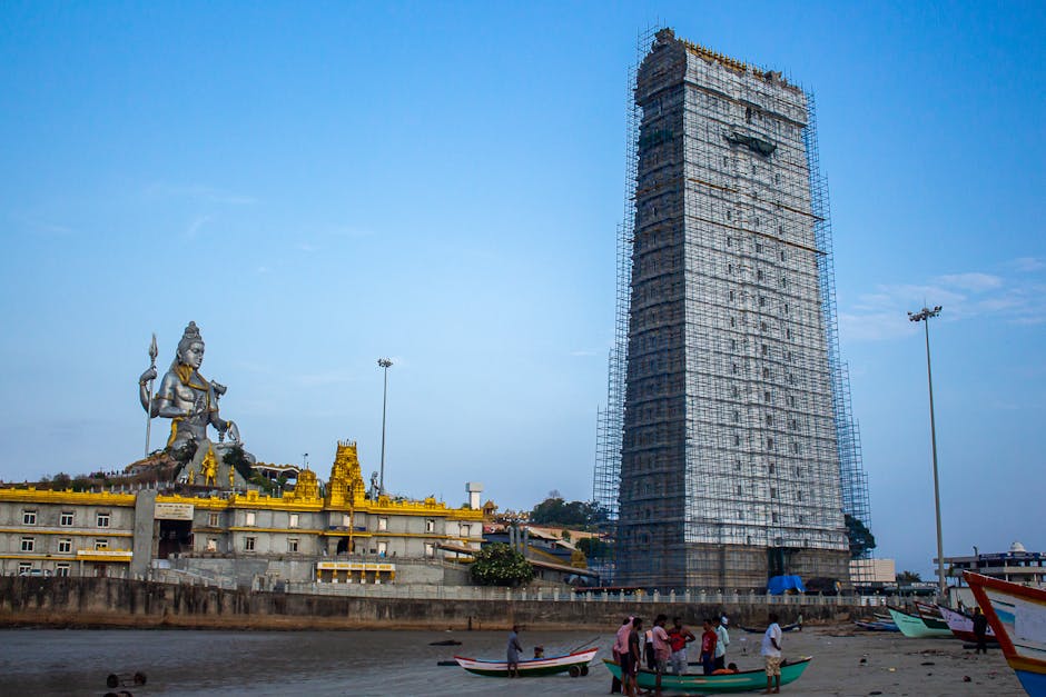 Murudeshwar Temple in Murudeshwar, Karnataka