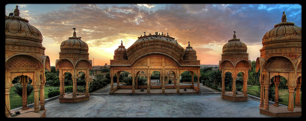 Rajwada Temple — popular tourist destination in Madhya Pradesh