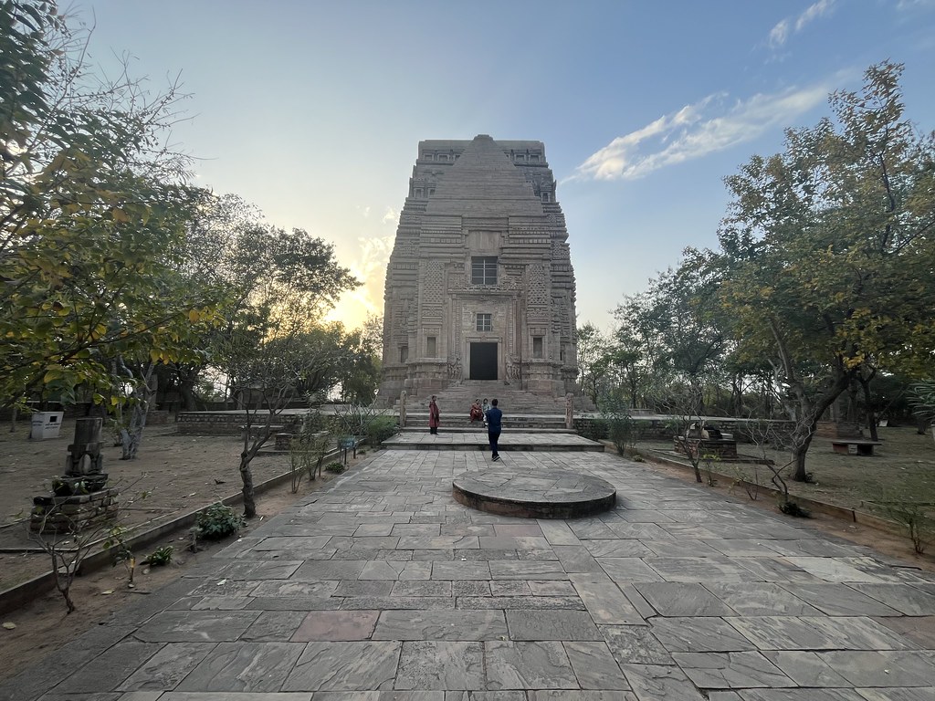 Teli Ka Mandir — popular tourist destination in Madhya Pradesh