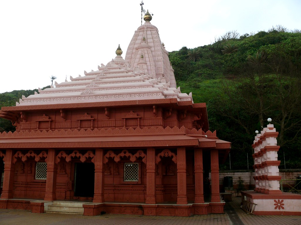 Ganpatipule Temple — popular tourist destination in Maharashtra