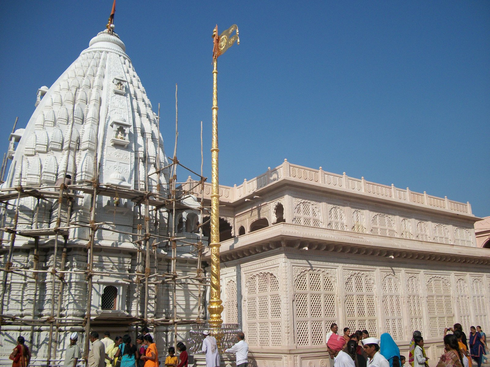 Gajanan Maharaj Samadhi Mandir in Shegaon Gajanan Maharaj, Maharashtra