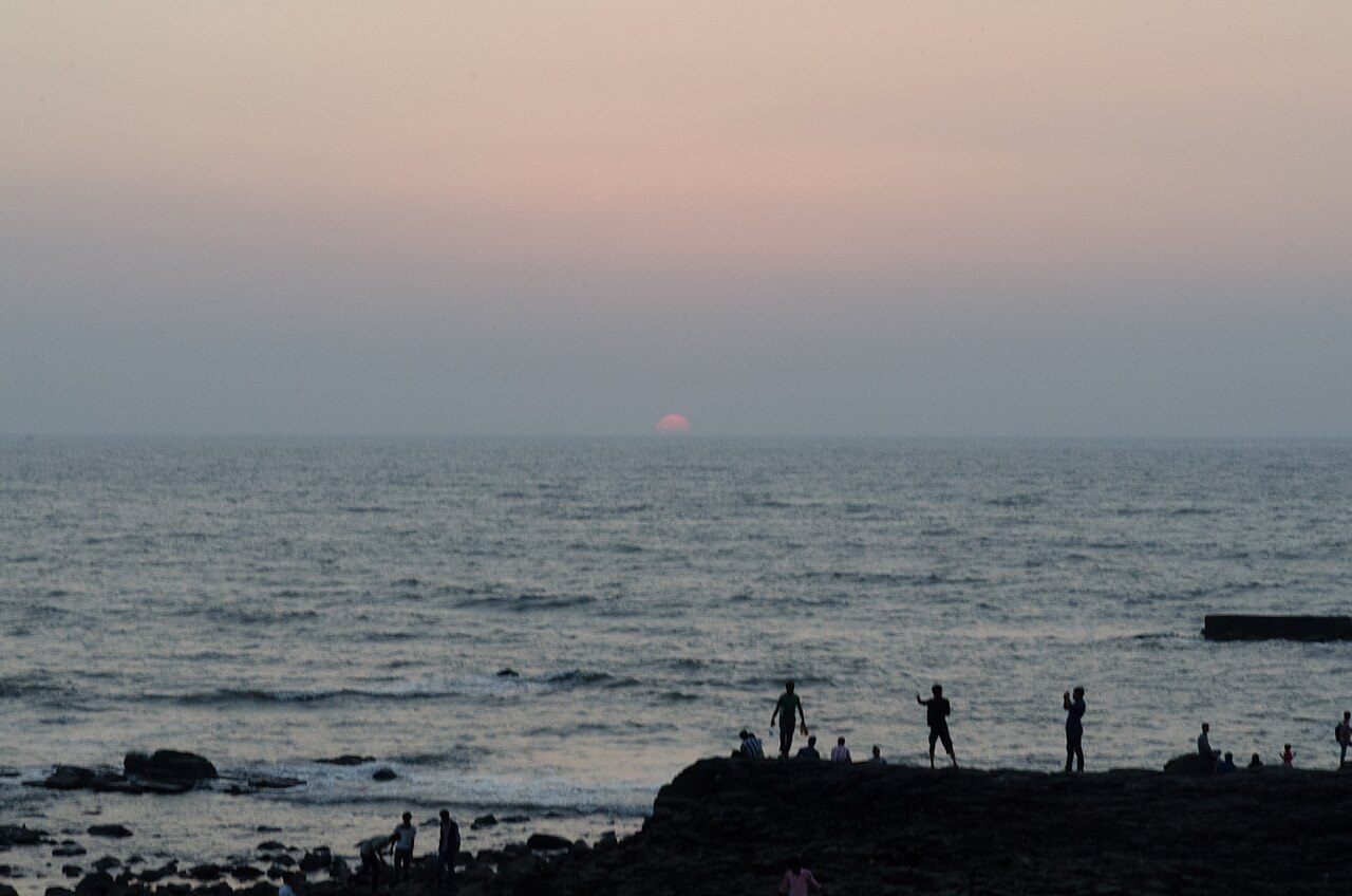 Scenic view of Bandra Bandstand, Mumbai