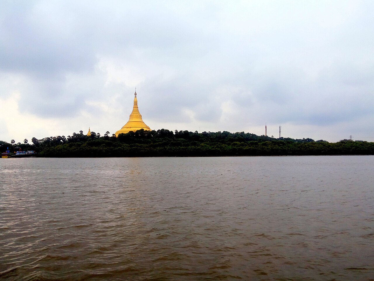 Scenic view of Global Vipassana Pagoda, Mumbai