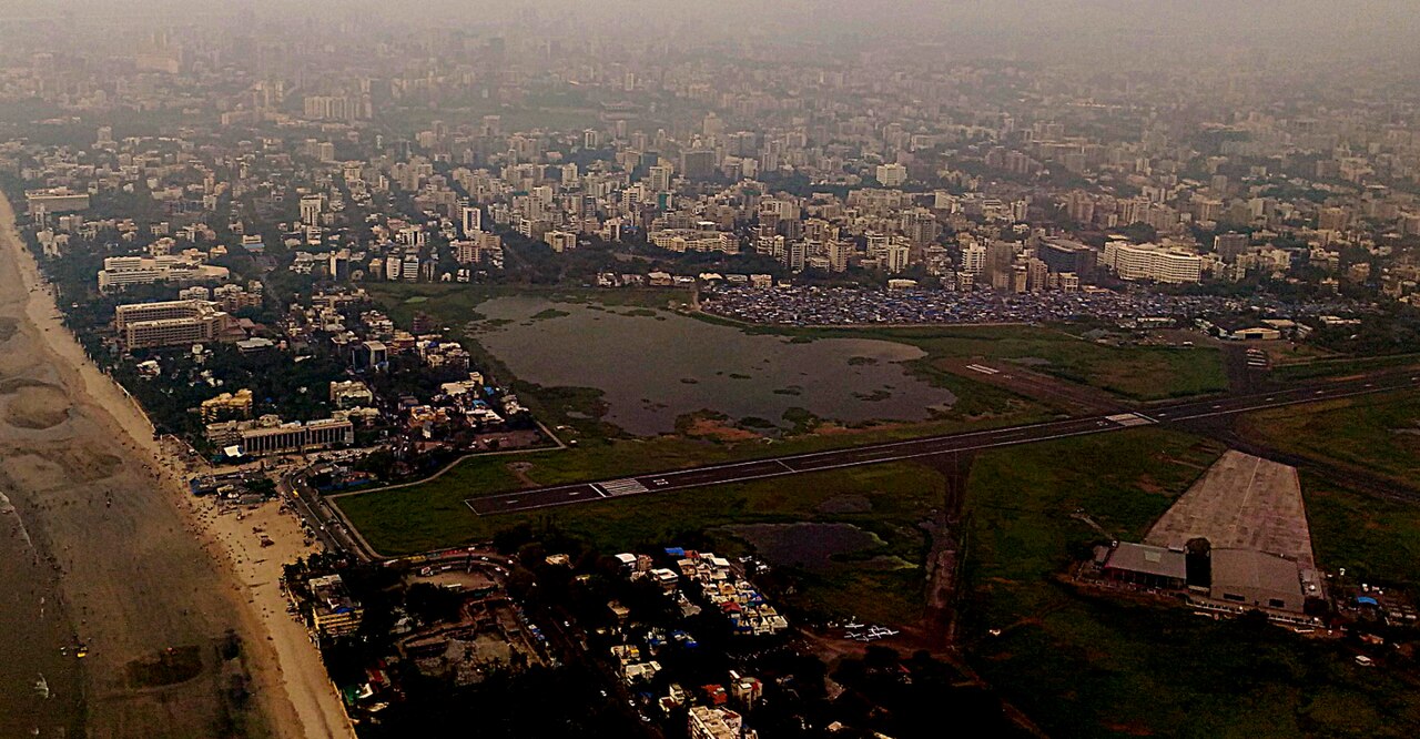 Scenic view of Juhu Beach, Mumbai