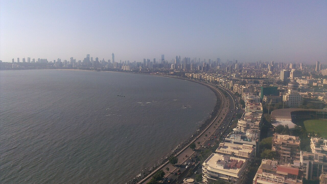 Scenic view of Marine Drive, Mumbai