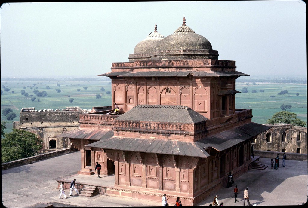 Fatehpur Sikri — popular tourist destination in Uttar Pradesh